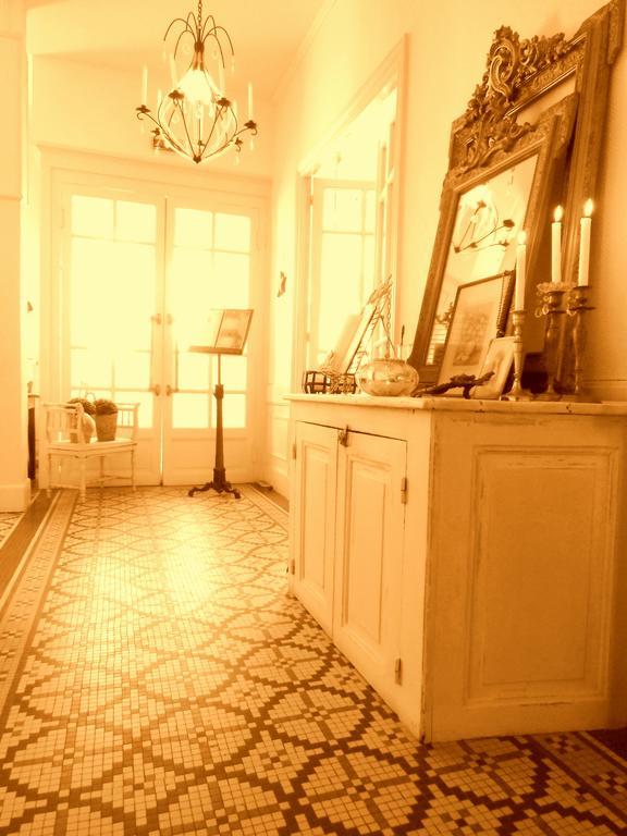 Hotel De La Providence Egliseneuve-d'Entraigues Экстерьер фото