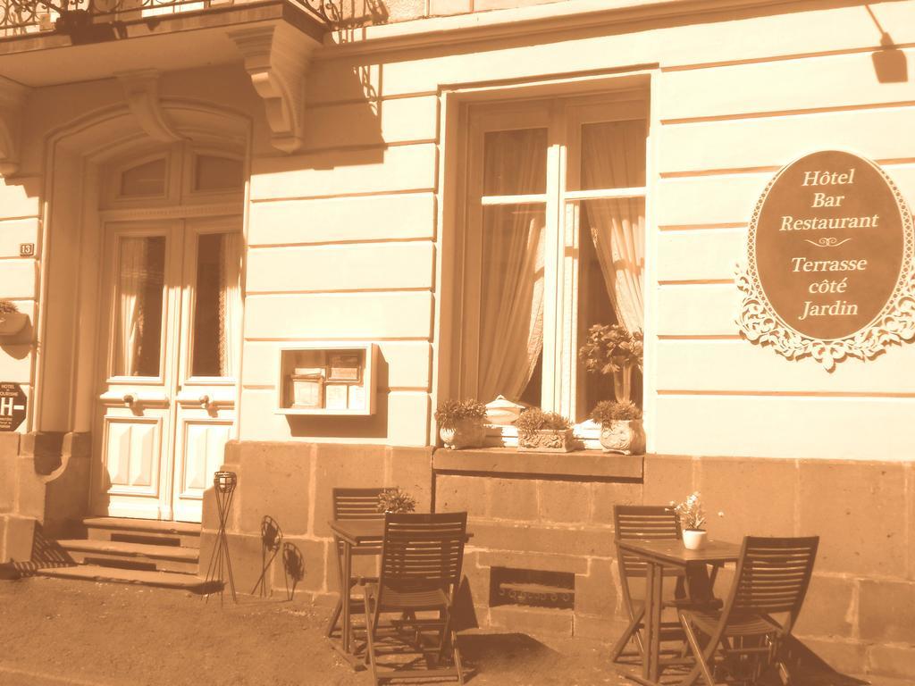Hotel De La Providence Egliseneuve-d'Entraigues Экстерьер фото