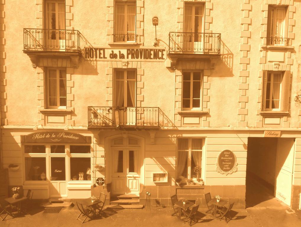 Hotel De La Providence Egliseneuve-d'Entraigues Экстерьер фото