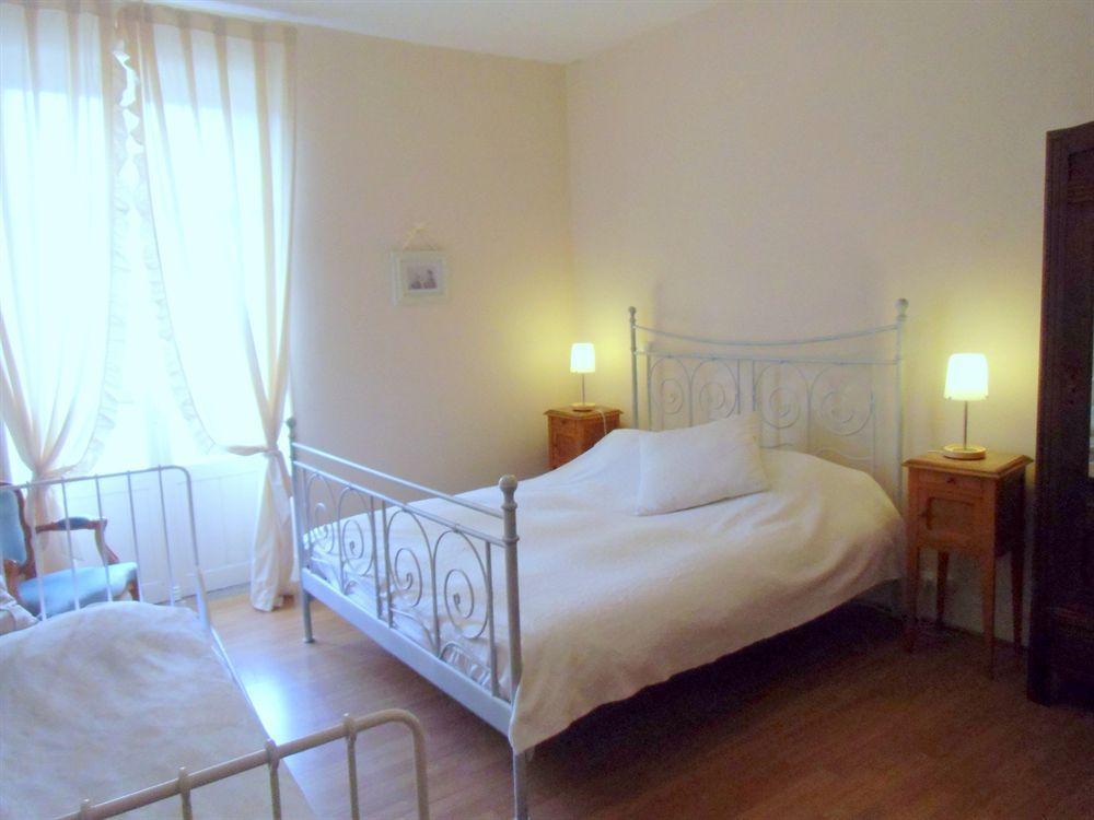Hotel De La Providence Egliseneuve-d'Entraigues Экстерьер фото