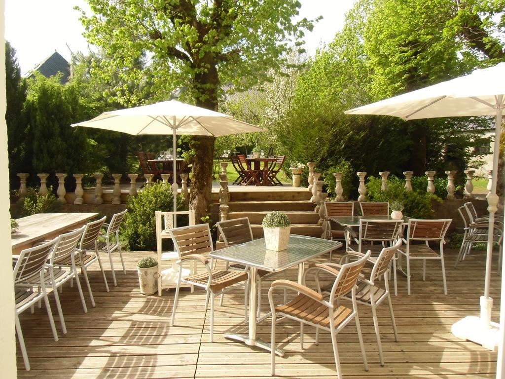 Hotel De La Providence Egliseneuve-d'Entraigues Экстерьер фото