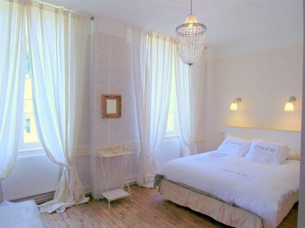 Hotel De La Providence Egliseneuve-d'Entraigues Экстерьер фото